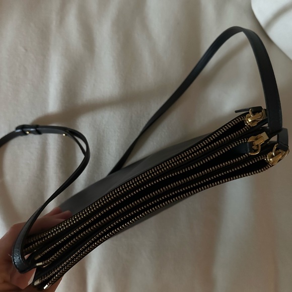 [SOLD] CELINE Trio leather crossbody bag black - Picture 4 of 9